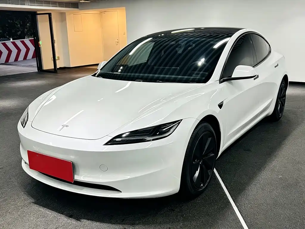 Tesla Model 3 2024
