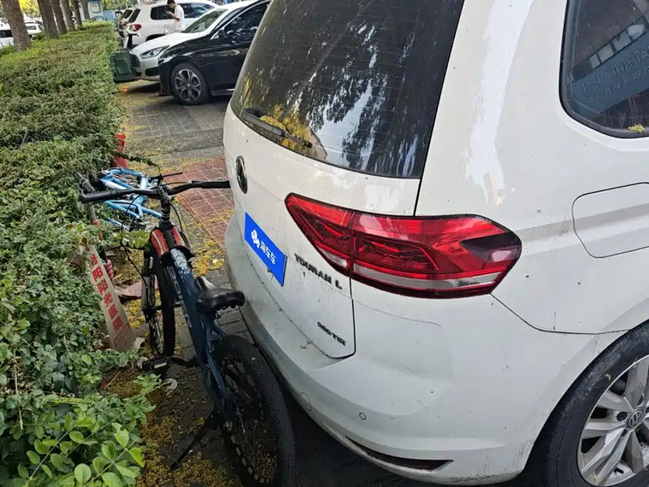 Volkswagen Touran — миниатюра 4