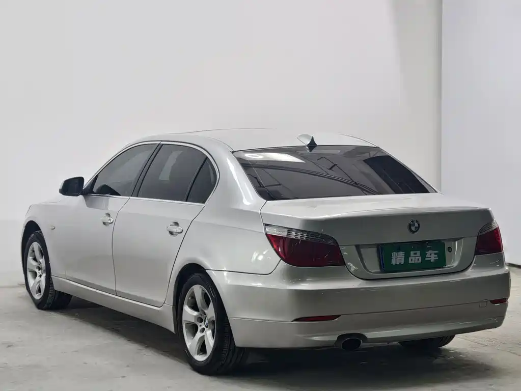 BMW 5 Series — миниатюра 6