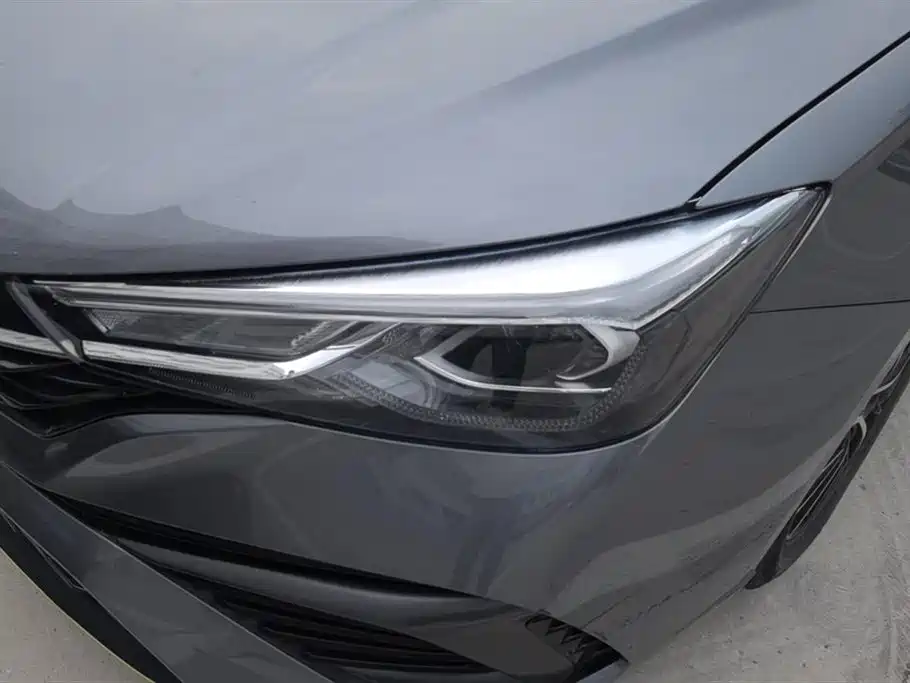 ROEWE  I5
