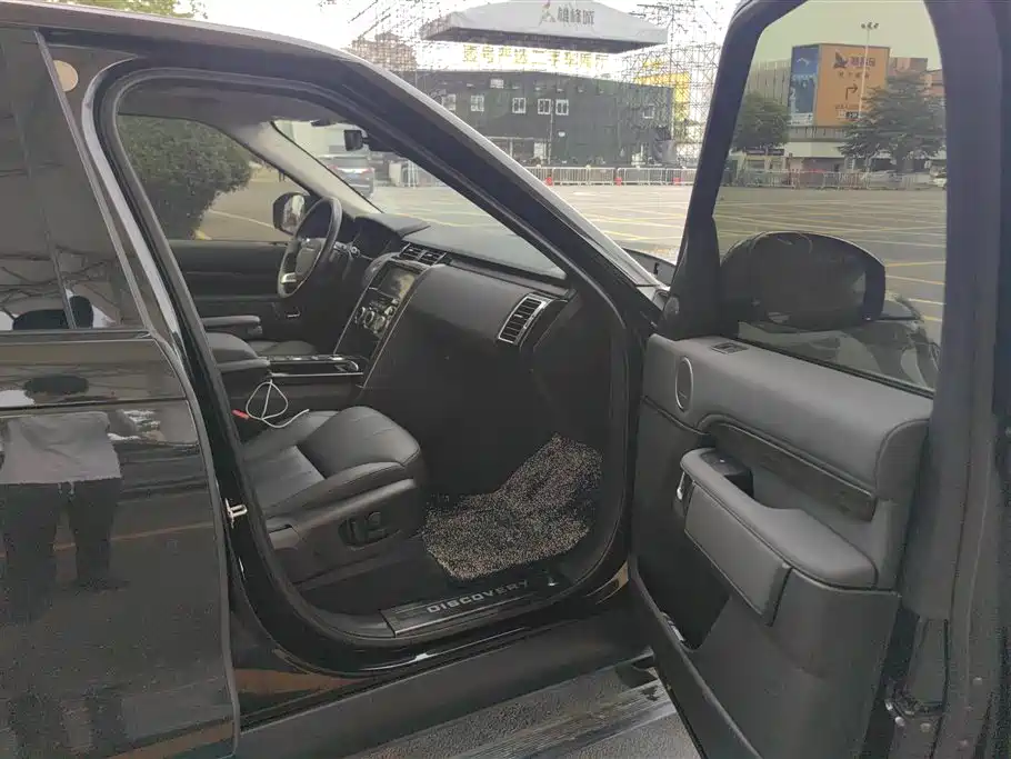 Land Rover Discovery 2020 2.0T 30
