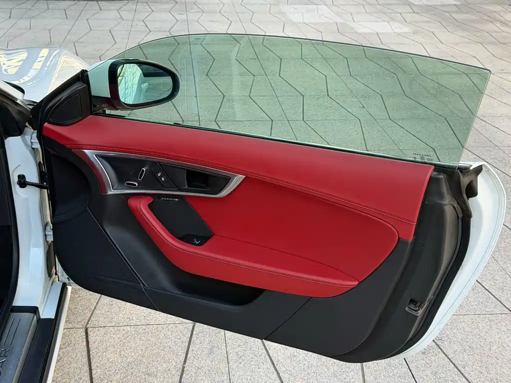 Jaguar F-TYPE — миниатюра 12