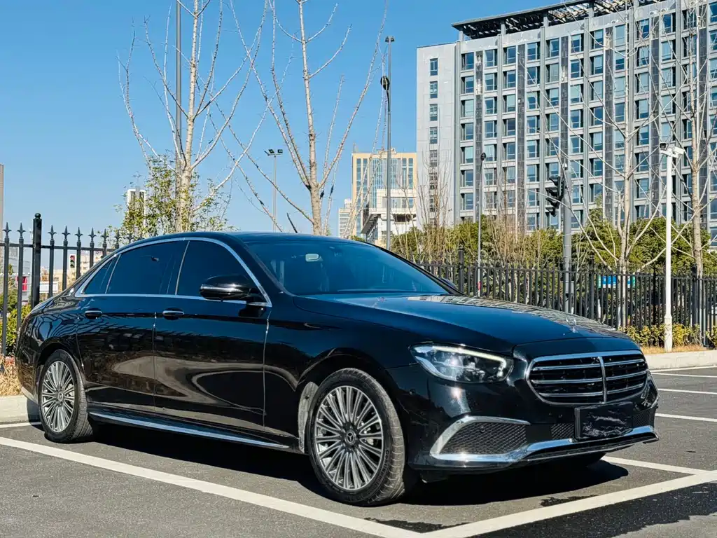 MERCEDES-BENZ E CLASS