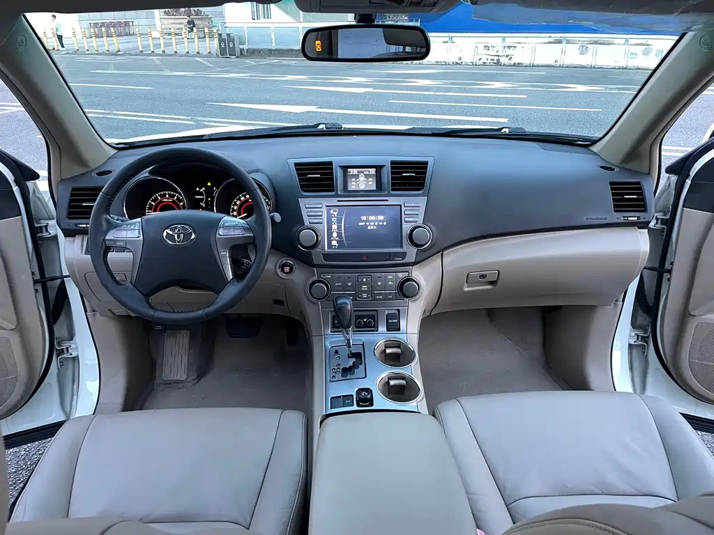 Toyota Highlander — миниатюра 8