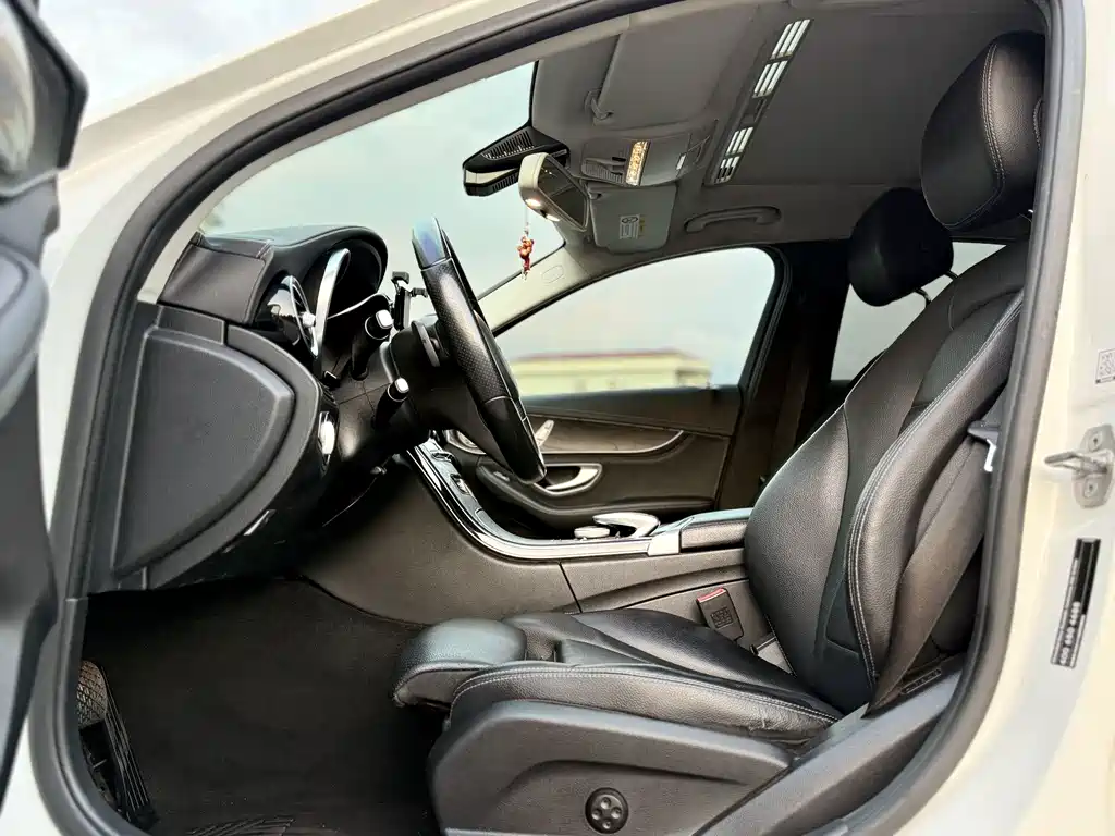Mercedes-Benz C-Class — миниатюра 11