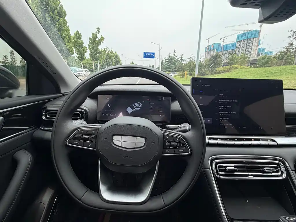 Geely Emgrand 2026 5 1.5L CVT Luxury