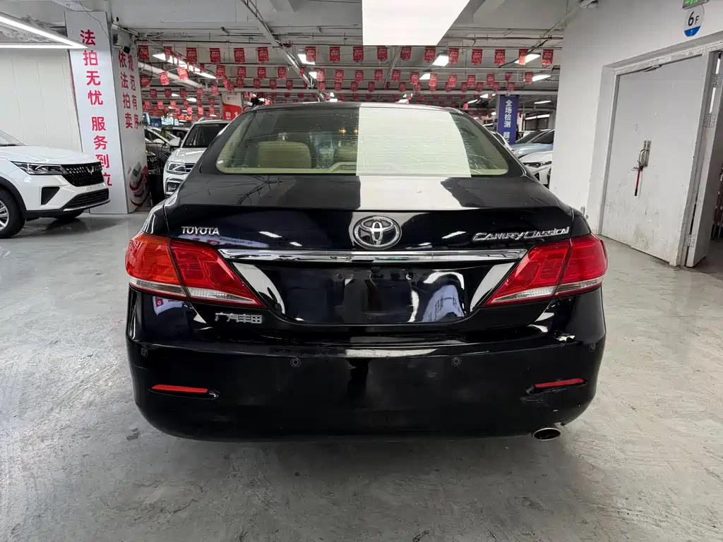 Toyota Camry — миниатюра 11