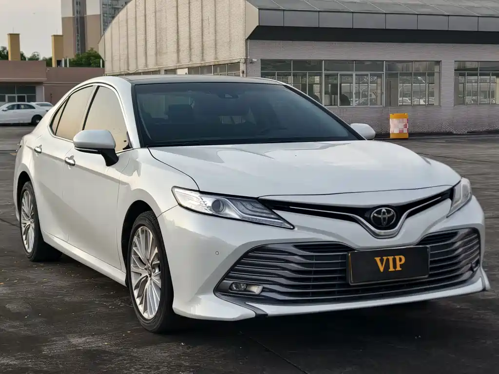 Toyota Camry — миниатюра 3