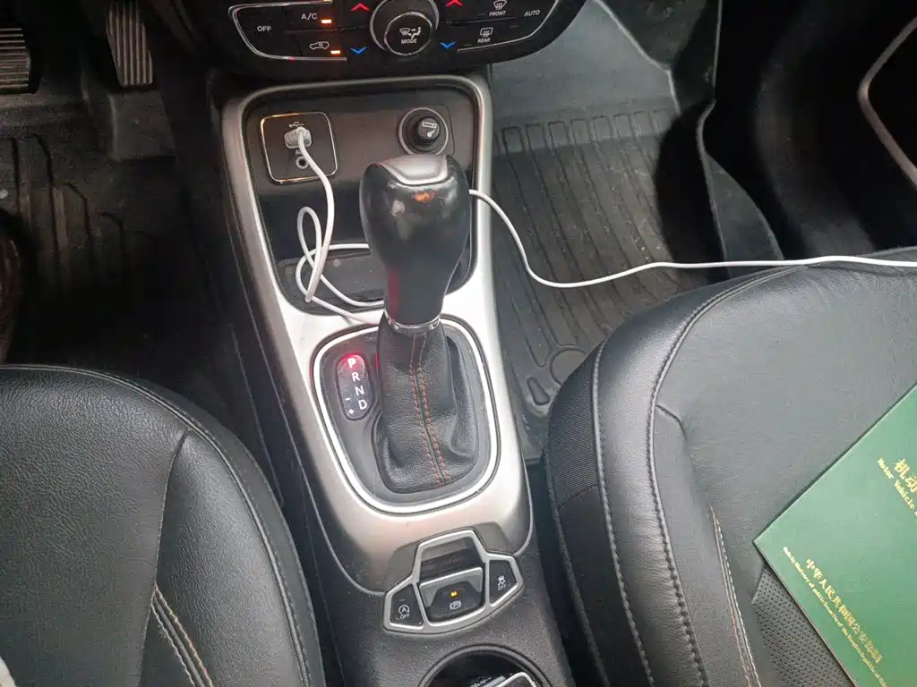 Jeep Compass — миниатюра 15