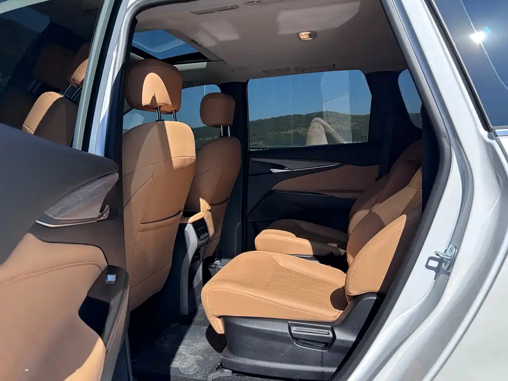 SAIC MAXUS CHASE G50 PLUG IN HYBRID