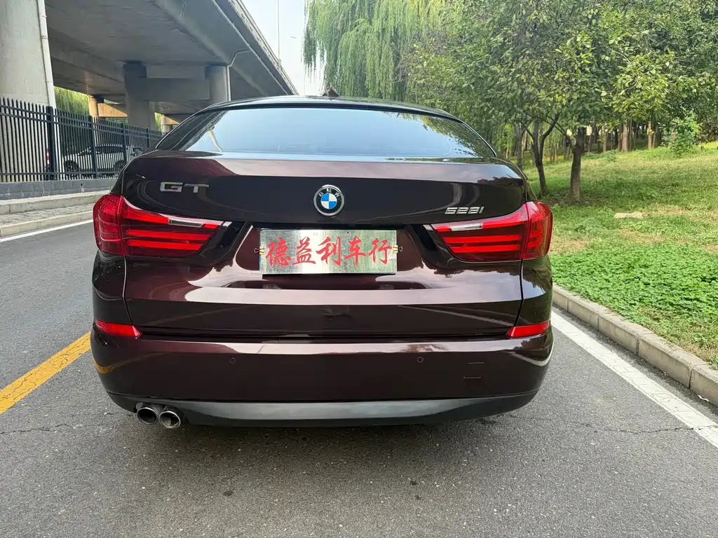 BMW 5 Series GT — миниатюра 11