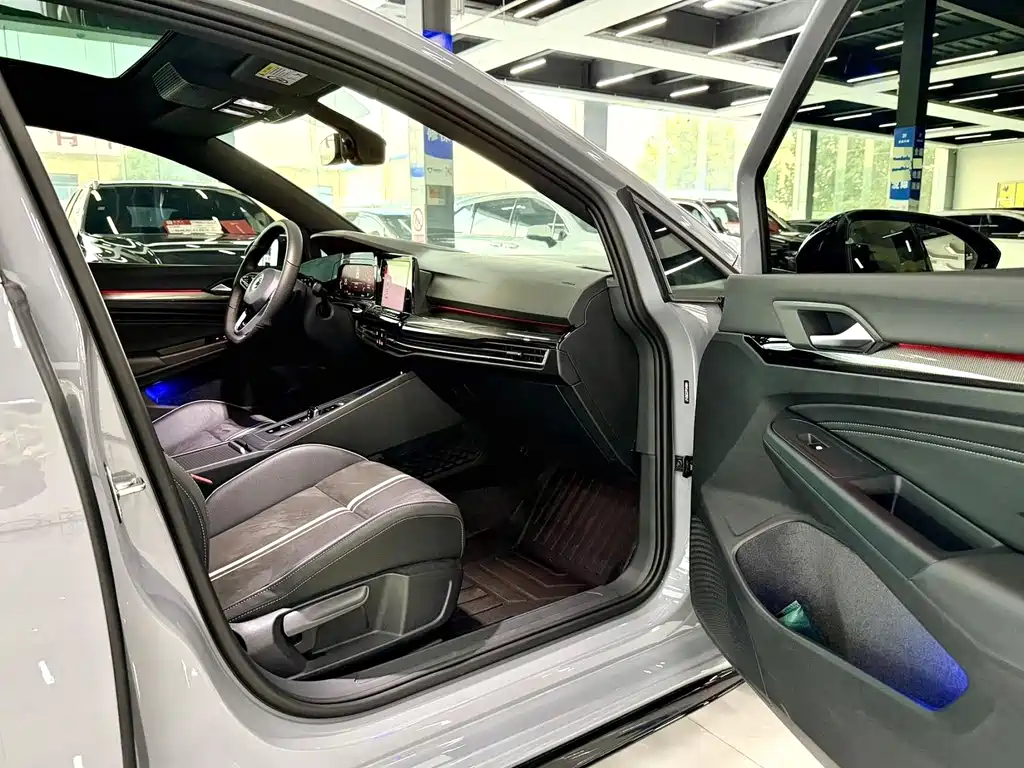 Volkswagen Golf — миниатюра 8