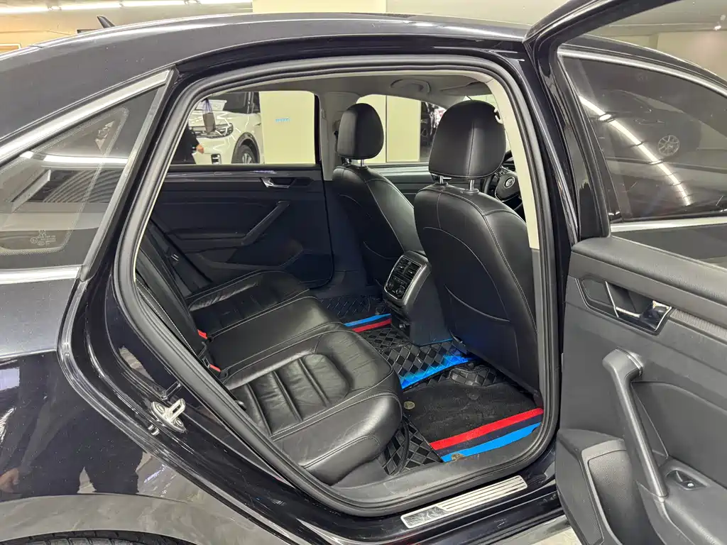 Volkswagen Passat 2017 330TSI DSG