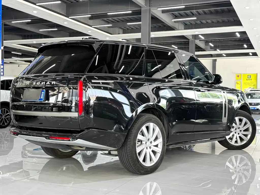 Land Rover Range Rover 2025 3.0 L6 360PS