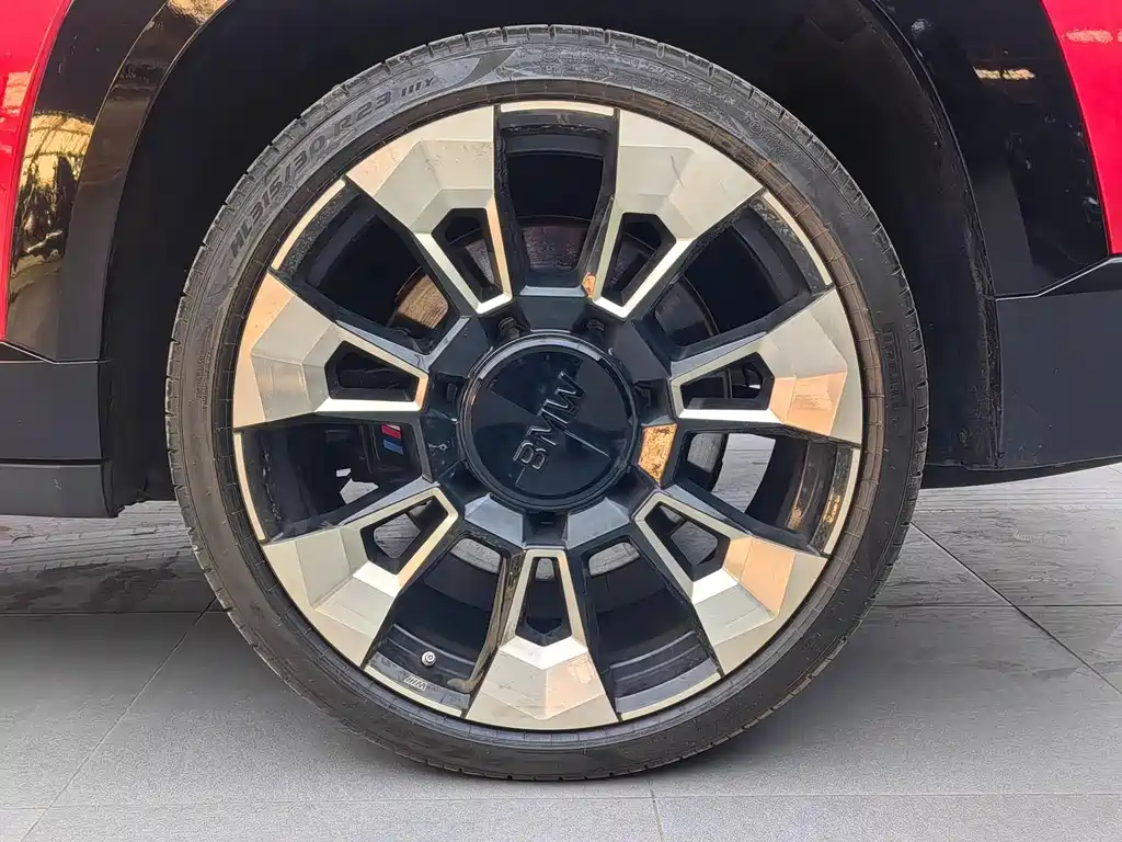 BMW XM — миниатюра 8