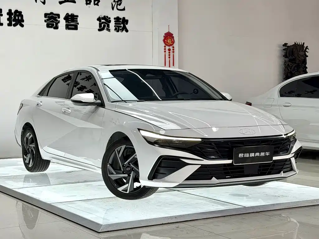 Hyundai Elantra — миниатюра 3