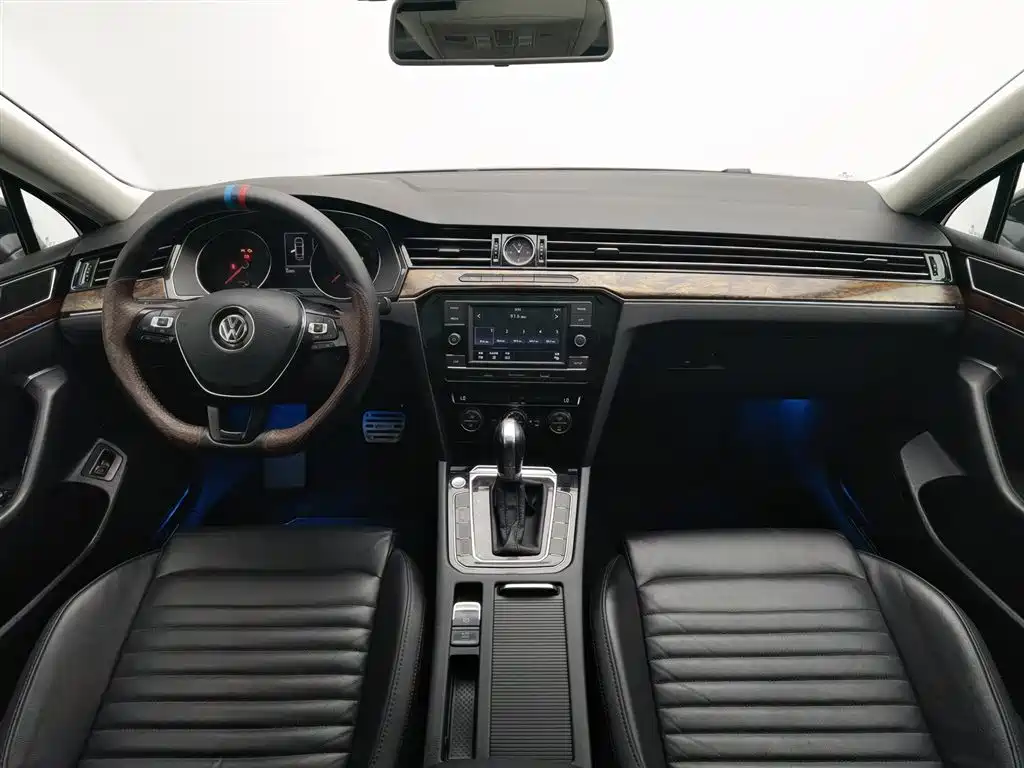 Volkswagen Magotan 2019 330TSI DSG Lead V