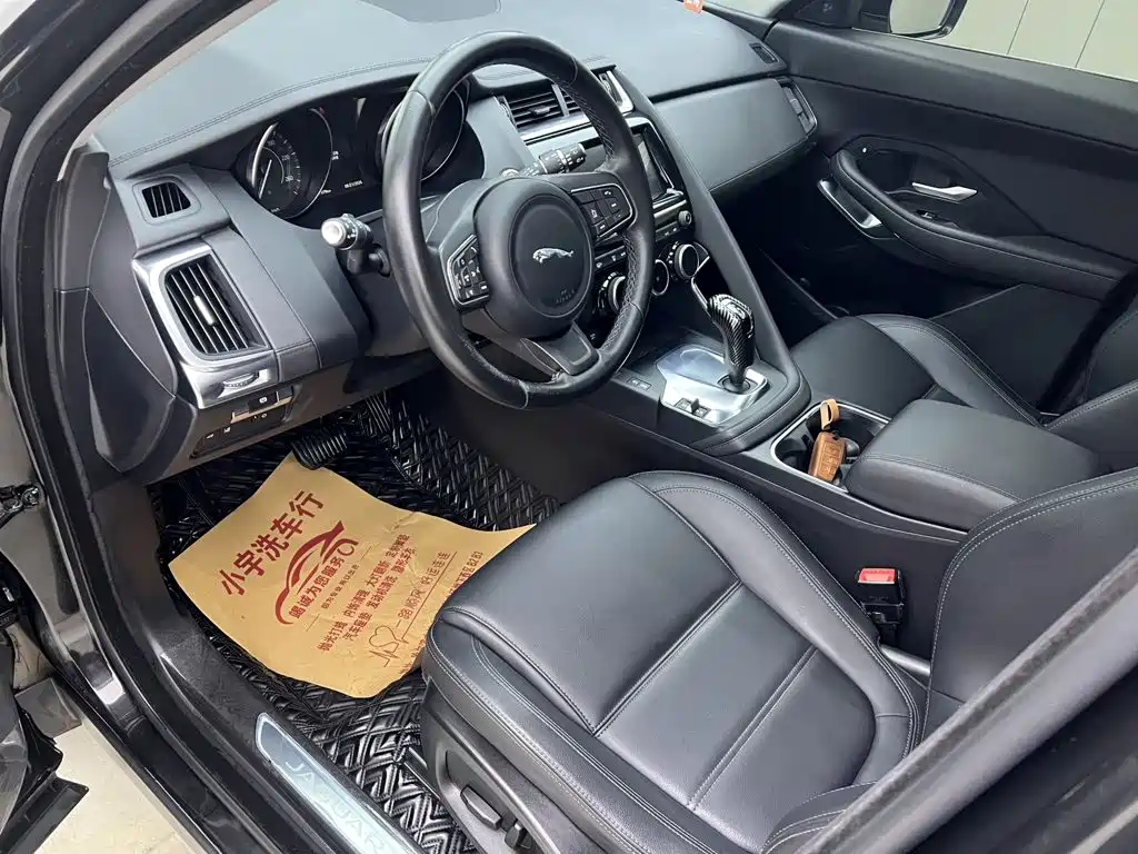 Jaguar E-PACE — миниатюра 4