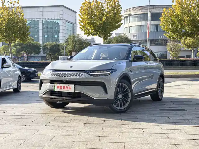 ZERO-RUNNING CAR ZERO RUN C11 2025