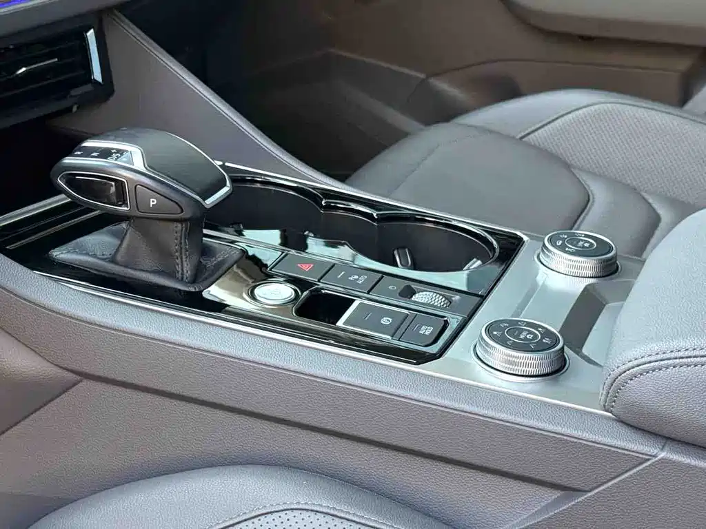 Volkswagen Touareg 2021 3.0TSI Sport