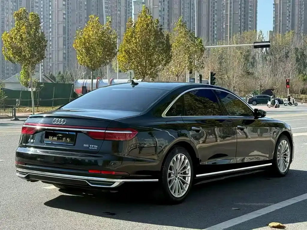 AUDI A8