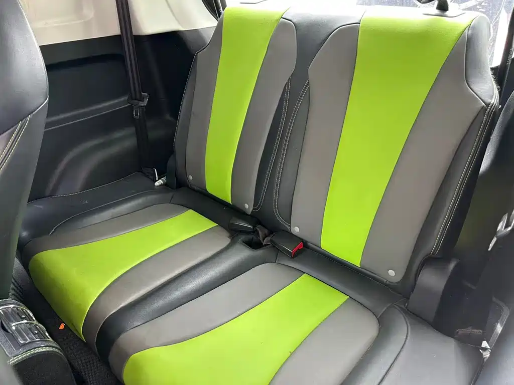 Roewe Clever 2021 302km мест