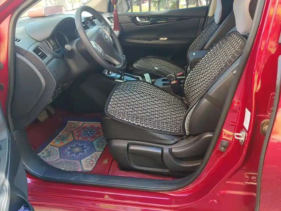Nissan Tiida — миниатюра 9