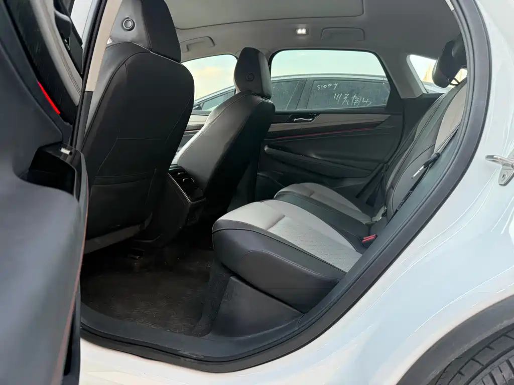 VOLKSWAGEN ID.7 VIZZION