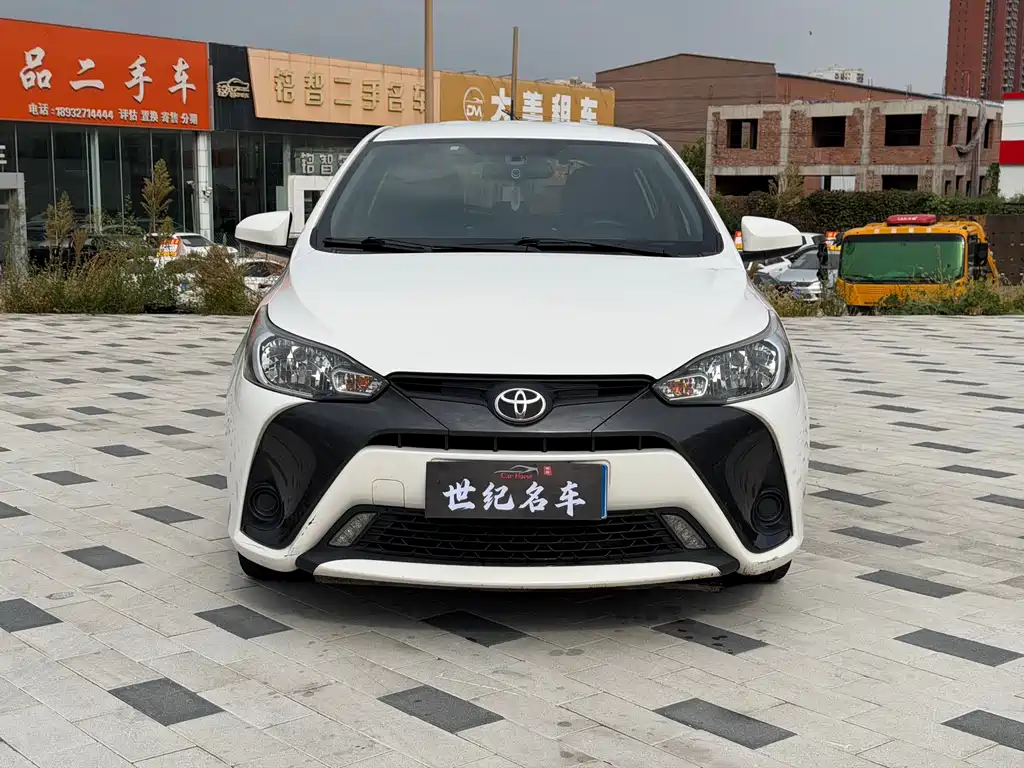 Toyota Yaris L — миниатюра 2