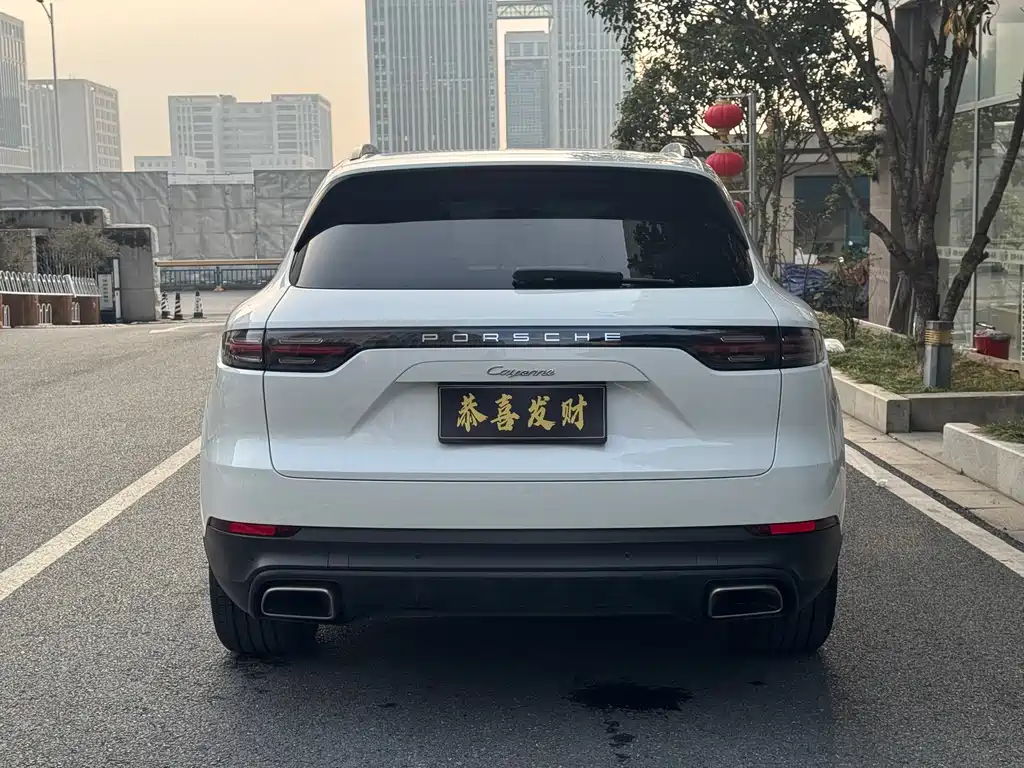 PORSCHE CAYENNE