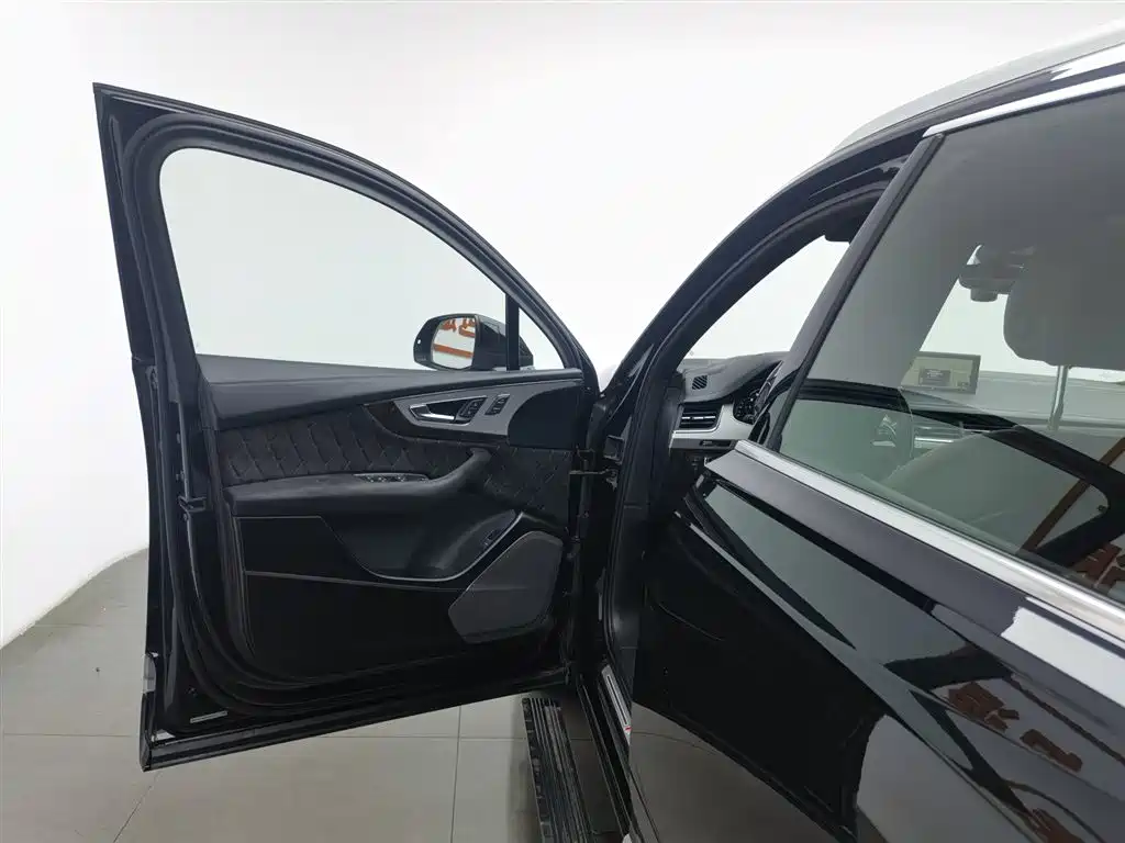 Audi Q7 2019 55 TFSI S line Sport