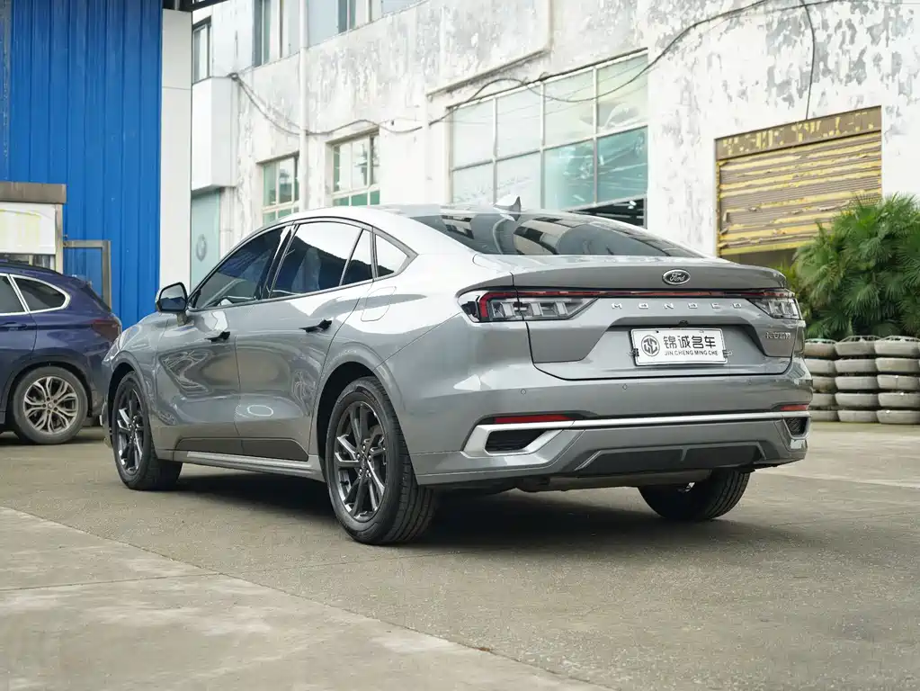 Ford Mondeo 2025 2.0T EcoBoost Luxury