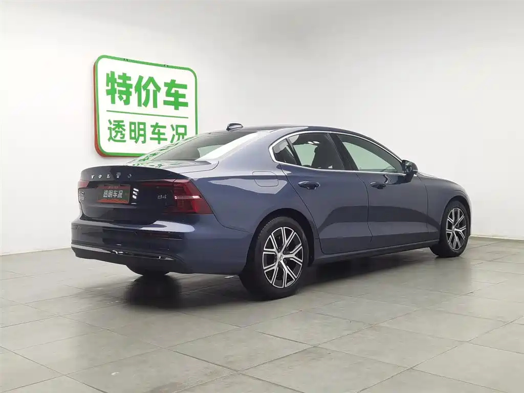 Volvo S60 2023 B4 Luxury