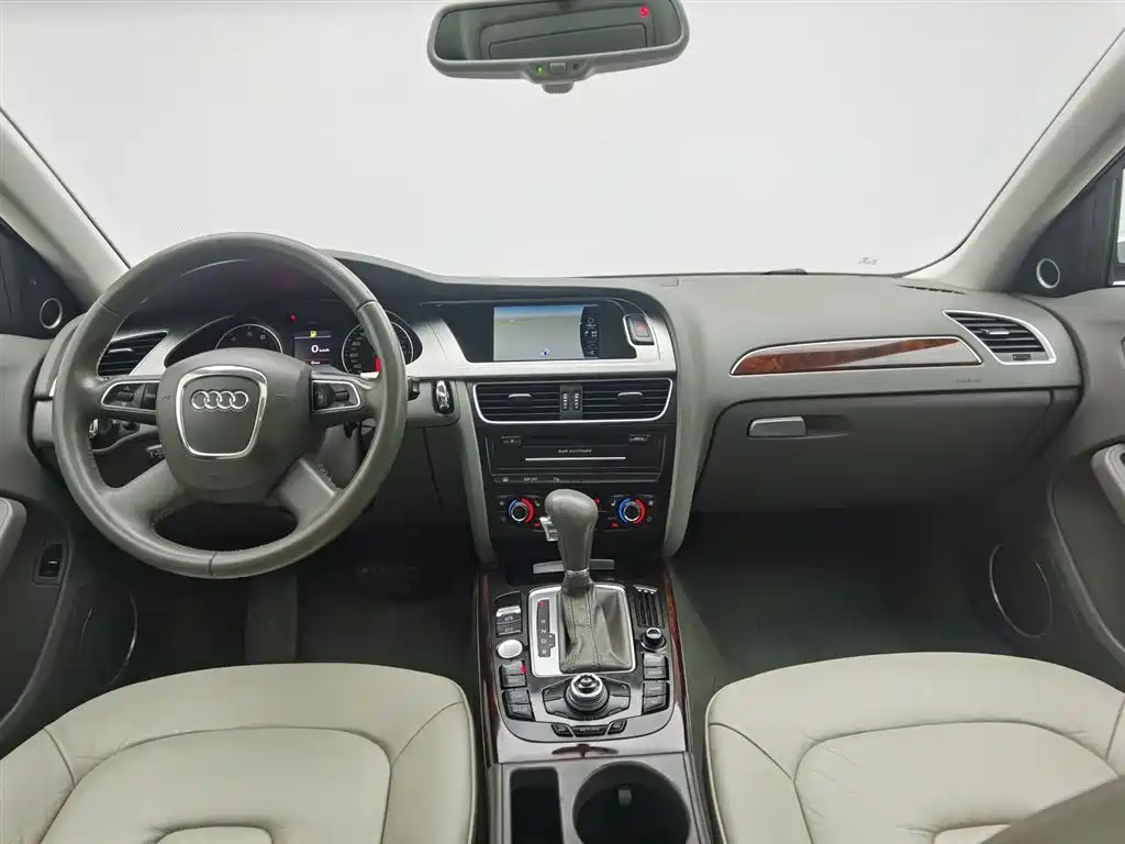 Audi A4L 2010 2.0 TFSI Luxury