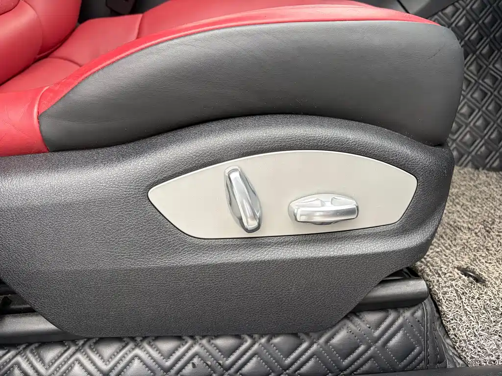 Porsche Macan — миниатюра 17