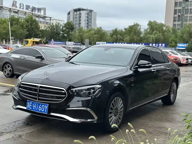 MERCEDES BENZ E CLASS