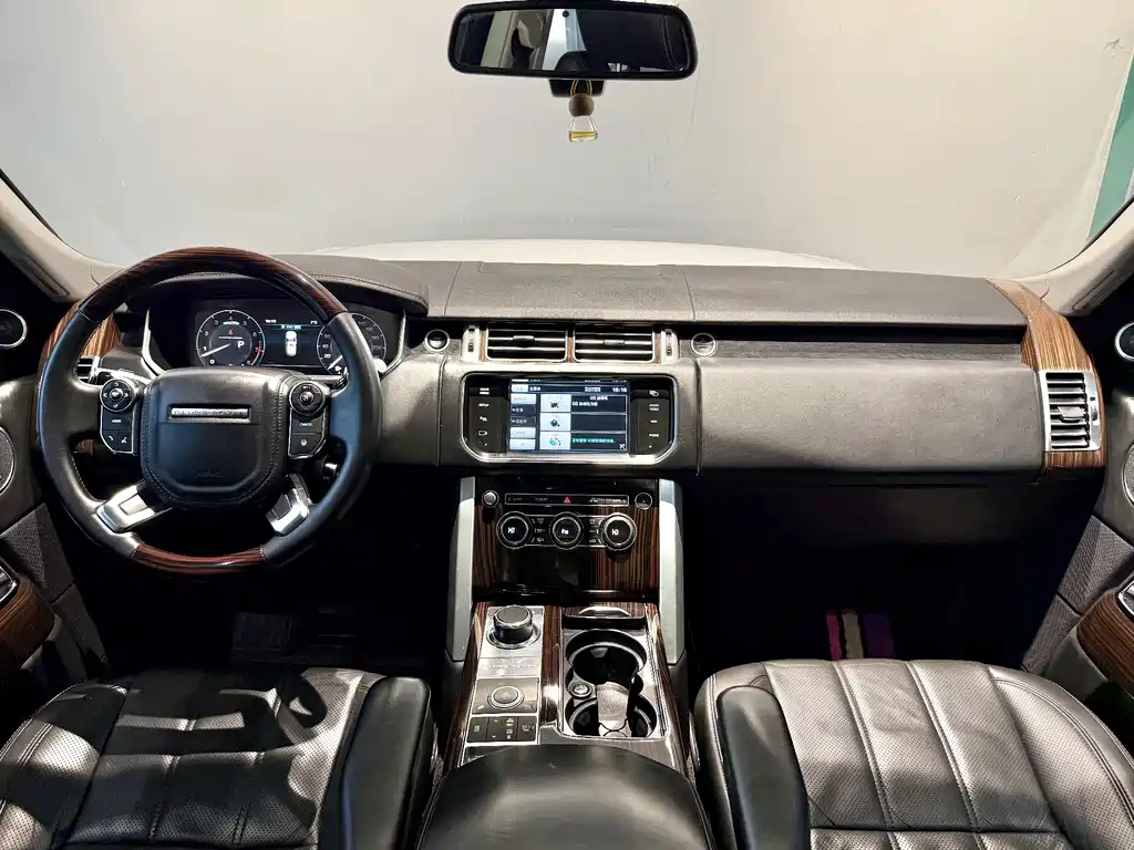Land Rover Range Rover — миниатюра 6