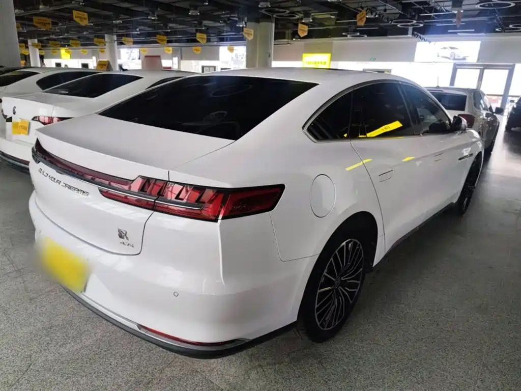 BYD Han - фото 7