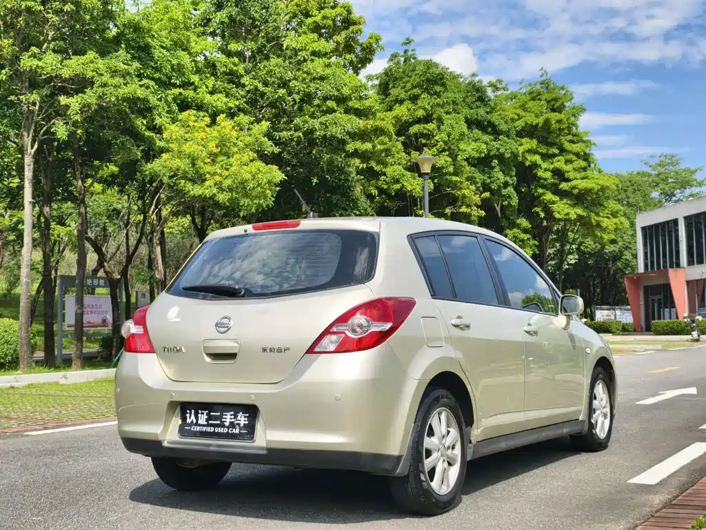 Nissan Tiida 2008 1.6L AT Fashion