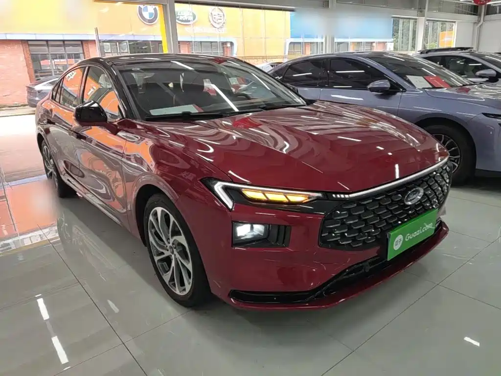 Ford Mondeo 2025 2.0T EcoBoost