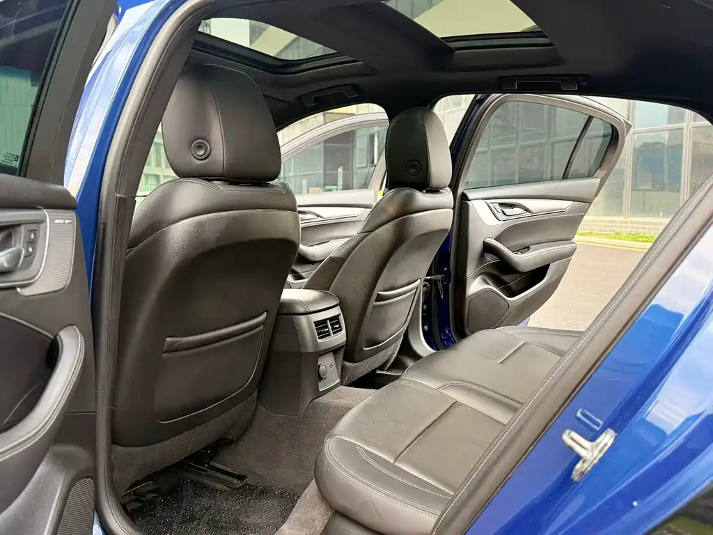 Cadillac CT5 — миниатюра 4