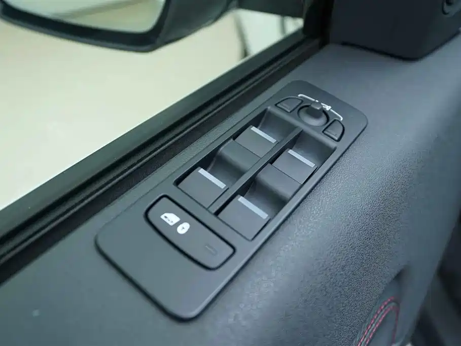 LAND ROVER DISCOVER SPORTS