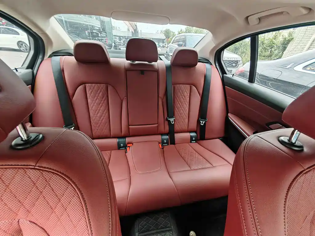 BMW 3 Series — миниатюра 7