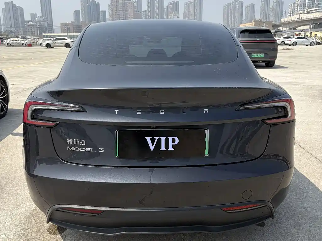 Tesla Model 3 - фото 8