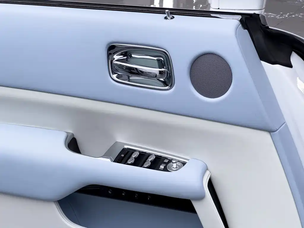 Rolls-Royce Dawn — миниатюра 30