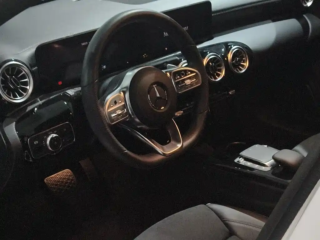 MERCEDES-BENZ A CLASS