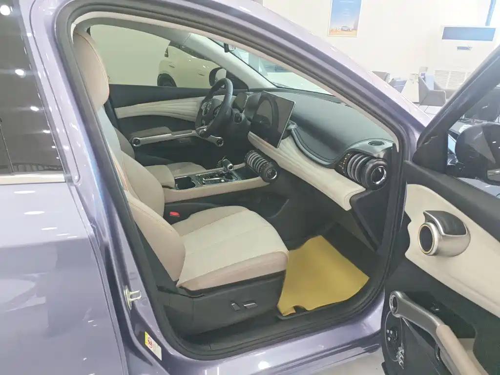 BYD Yuan Plus — миниатюра 3