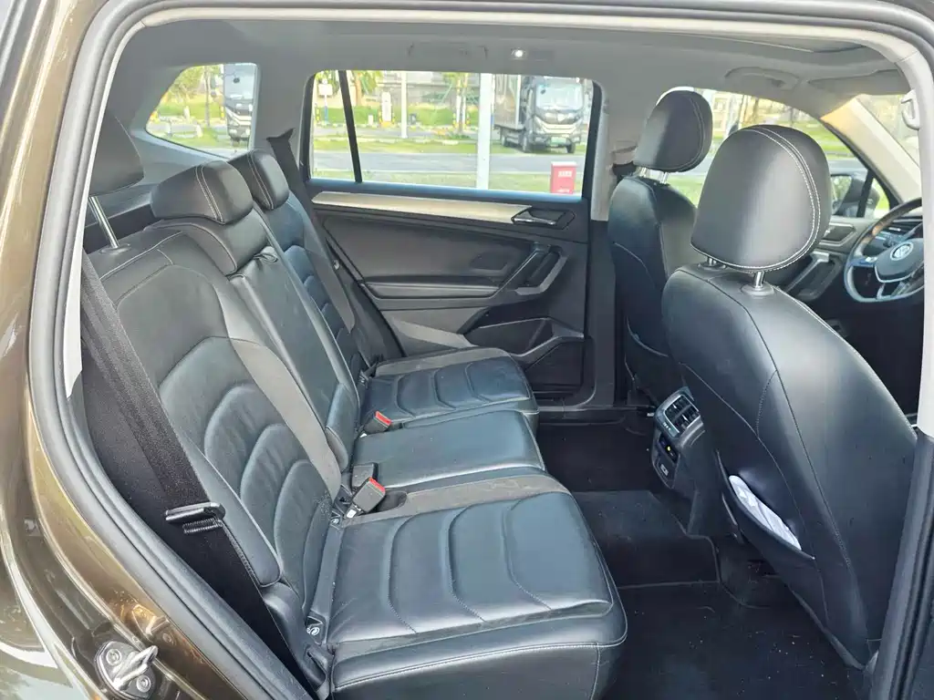 Volkswagen Tiguan L L 2018 380TSI AT Luxury
