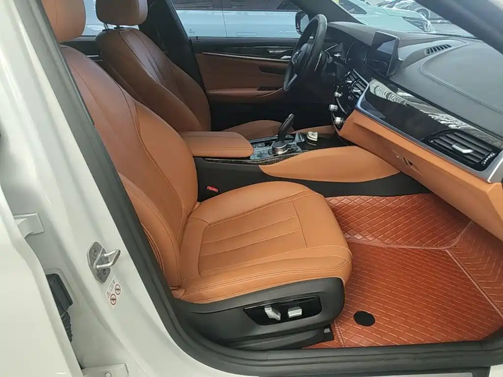 BMW 5 Series — миниатюра 25