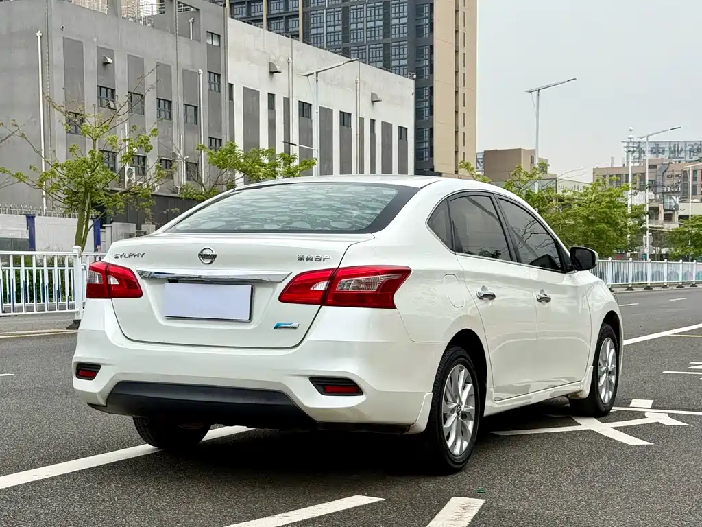 Nissan Sylphy 2018 1.6XV CVT Premium